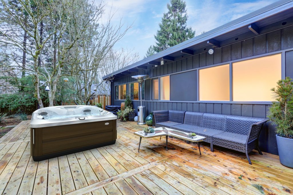 J-475 Jacuzzi Hot Tub in Manitoba
