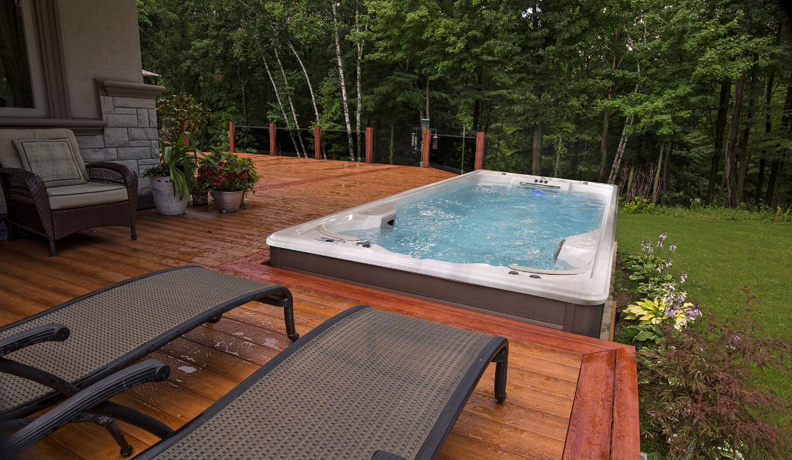 What Is An All-Season Pool? - Jacuzzi Hot Tubs of Manitoba